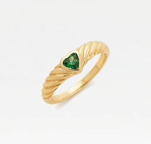 The Emerald Juna Heart Ring