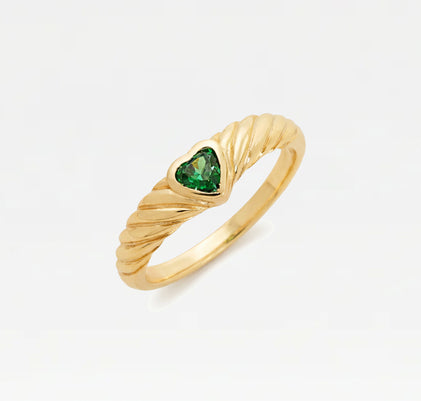 The Emerald Juna Heart Ring