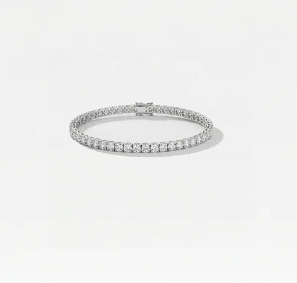 THE MEDIUM ESSENTIAL TENNIS BRACELET