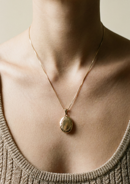 The Oval Vintage Photo Locket