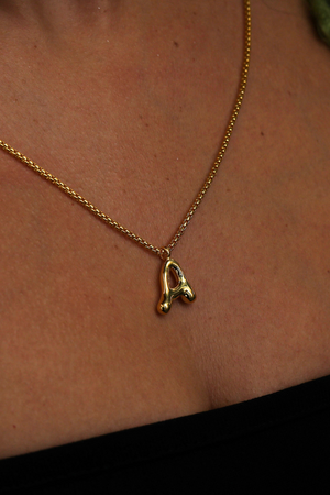 THE MULBERRY LETTER PENDANT NECKLACE