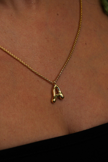 THE MULBERRY LETTER PENDANT NECKLACE