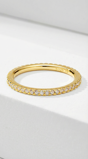 The M Essential Pavé Band