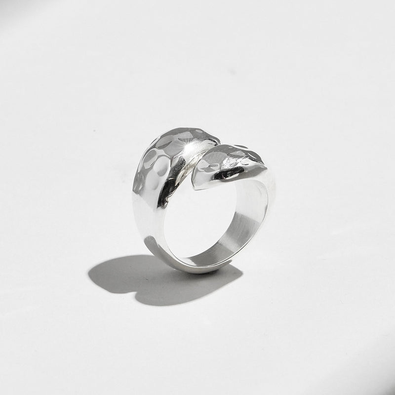 THE SILVER HAMMERED WRAP RING