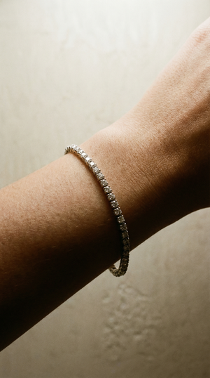 THE TINY THIN LAB TENNIS BRACELET