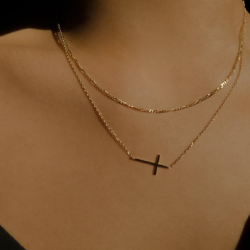THE FIGARO CHAIN LAYERING CROSS NECKLACE