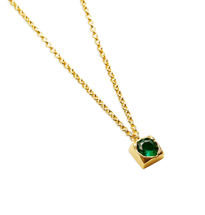 green stone bezel pendant necklace