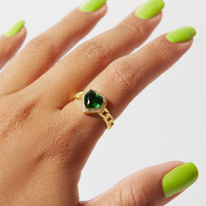 emerald colored heart stone ring