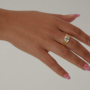 gold rouge ring with cubic zirconia