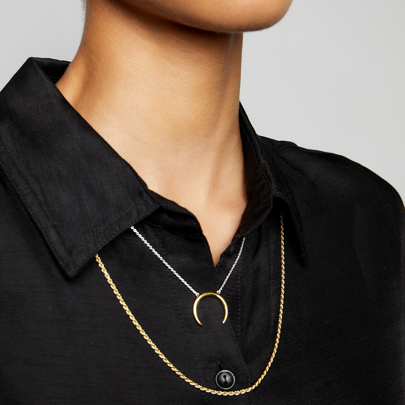 THE HORN NECKLACE