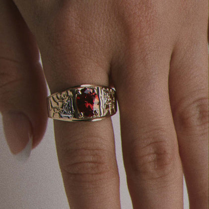 THE 10KT RUBY OVAL RING