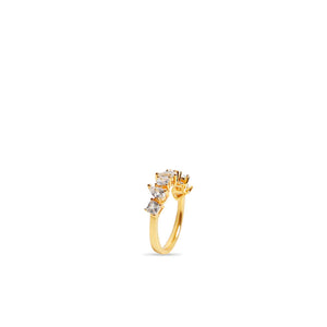 gold band ring with zirconia