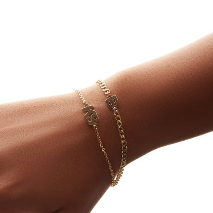 THE SINGLE BLOCK LETTER CURB CHAIN BRACELET - The M Jewelers